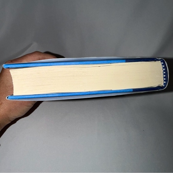 Nicholas Sparks Blue Hardcover Novel - Picture 6 of 7